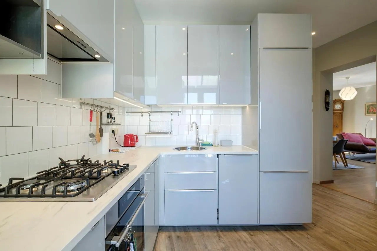 Charmant Appartement 1 Chambre Avec Balcon Proximite Cinquantenaire Bryssel Lägenhet