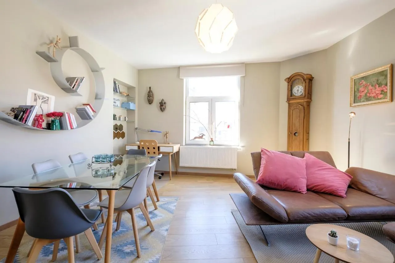 Charmant Appartement 1 Chambre Avec Balcon Proximite Cinquantenaire Brussels