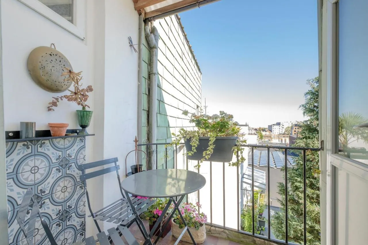 Apartment Charmant Appartement 1 Chambre Avec Balcon Proximite Cinquantenaire Brussels Belgium
