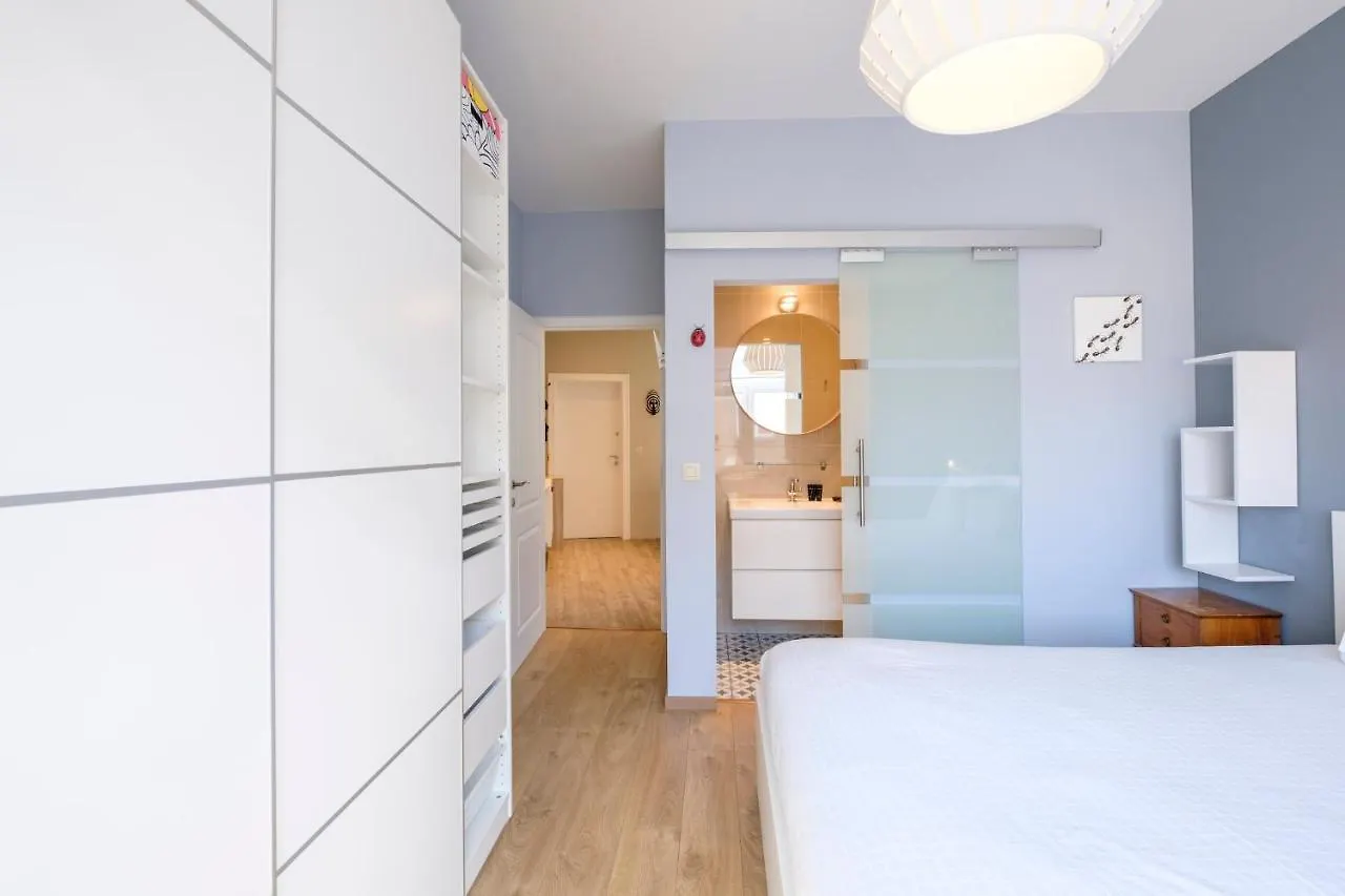 Charmant Appartement 1 Chambre Avec Balcon Proximite Cinquantenaire Brussels Apartment